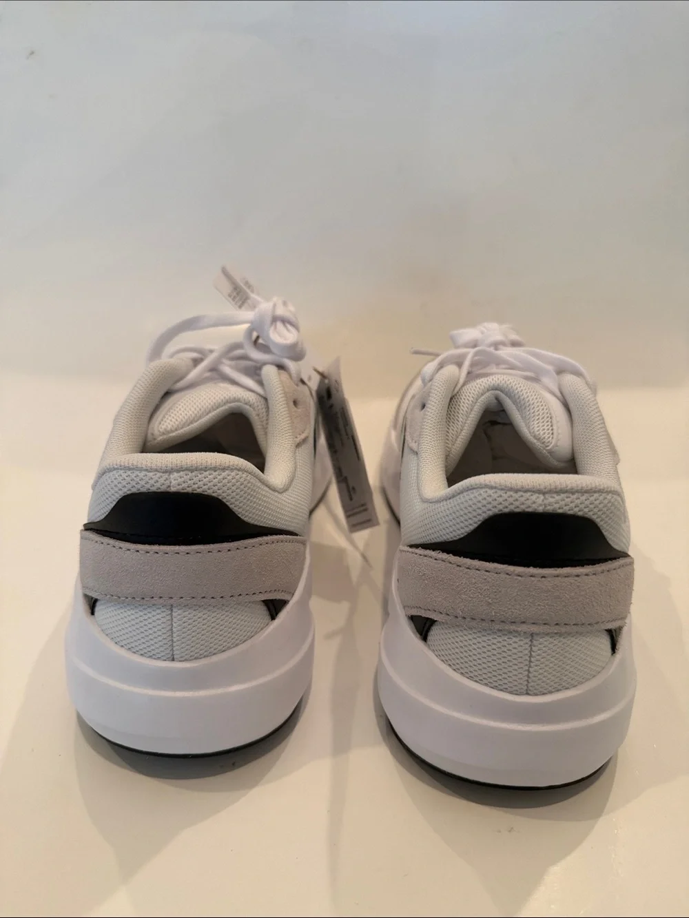 NWT Adidas White and Black Casual LightShift Running Shoes Size 8.5